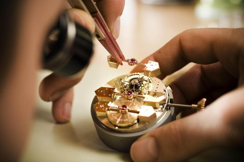 7 Innovative Techniques in 2025's Luxury Watch Craftsmanship