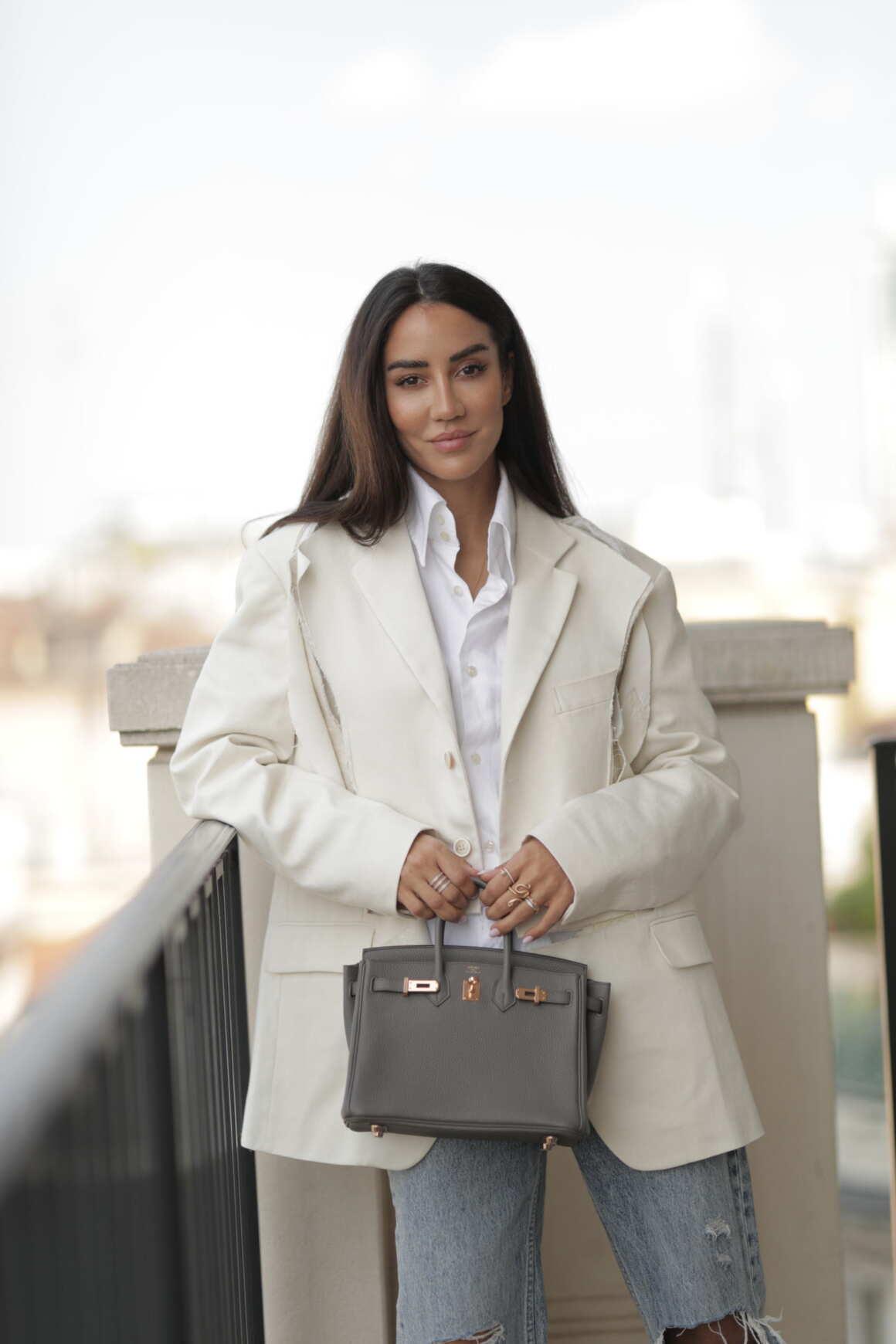 1) The ⁣Birkin 25 by Hermès: A true‍ icon in the world of luxury handbags,the Birkin 25 is an exquisite blend of craftsmanship and style.With its compact size and myriad of color ​options, this updated classic redefines elegance while effortlessly transitioning from day ‍to night